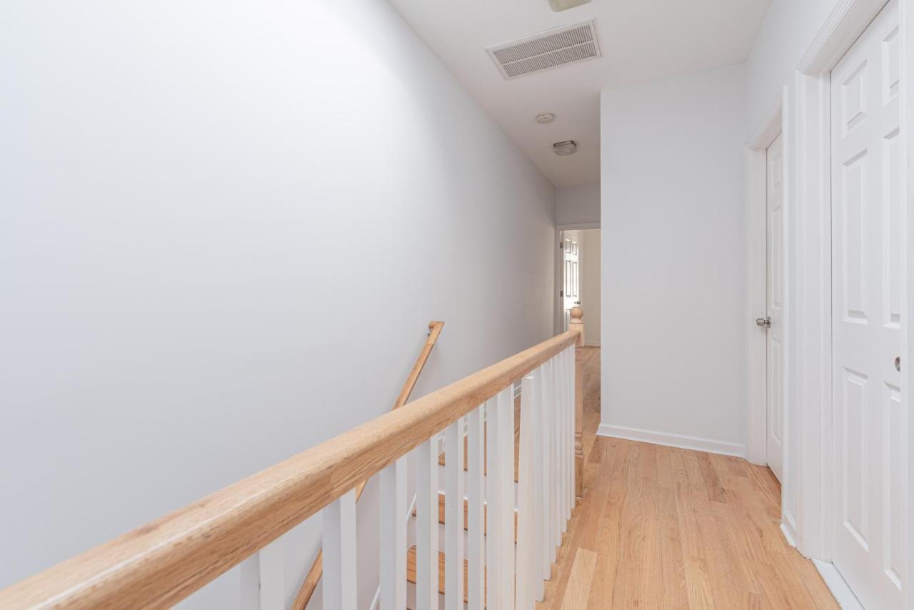Villa Tranquil Town House With Parking And Laundry - Just 25 Minutes To Time Square! Jersey City Esterno foto